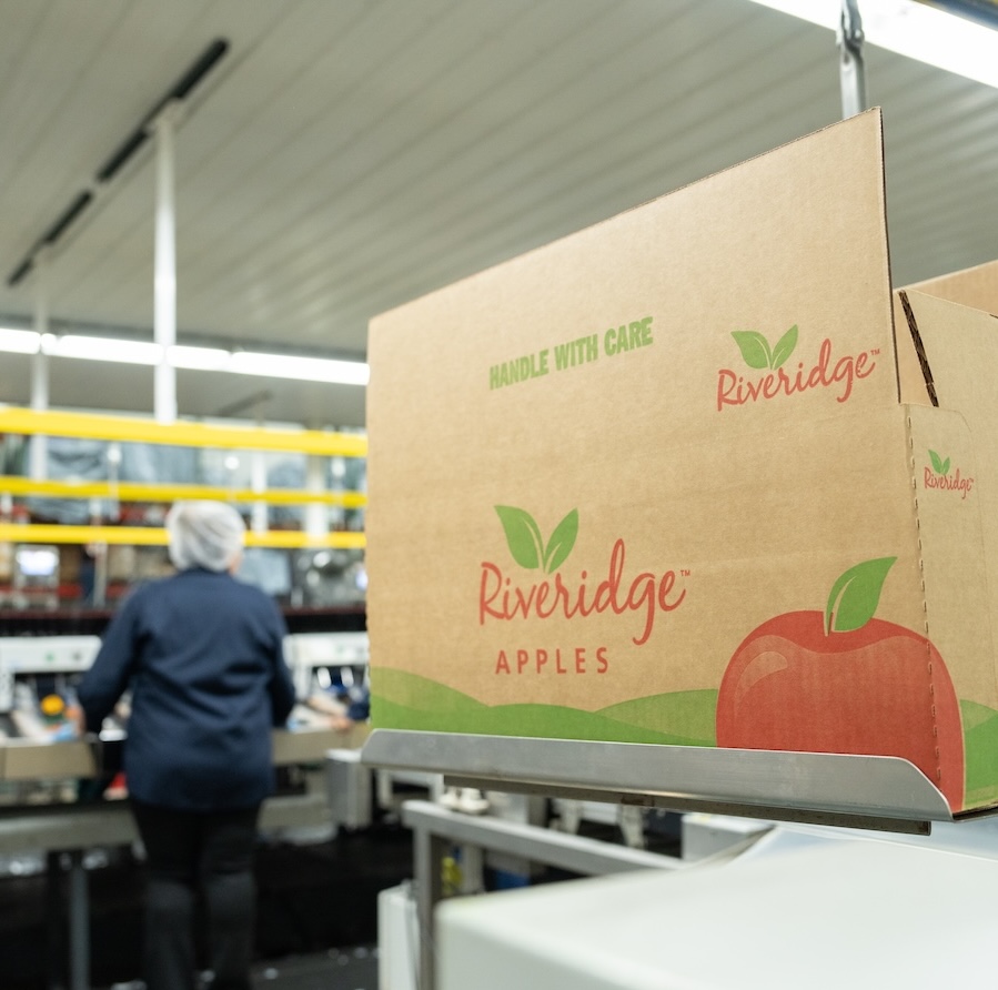 Riveridge Apple Packing Center product box